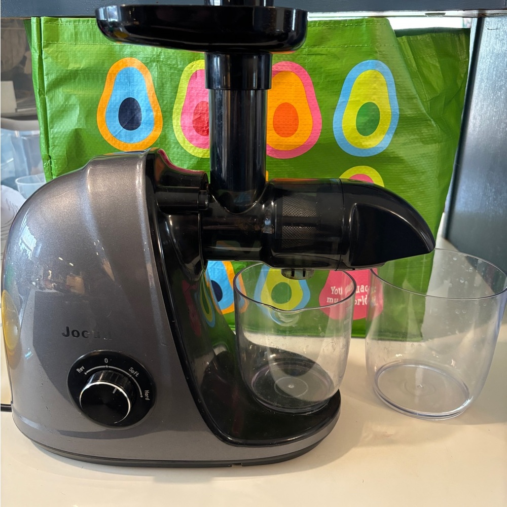 Jocuu Juicer in Black and Gray